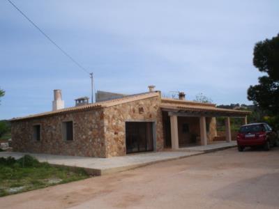 COUNTRY HOUSE. CAMPOS 